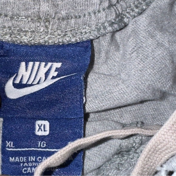 Nike Light Gray Sweat Shorts Men’s Size X-Large - Picture 3 of 3